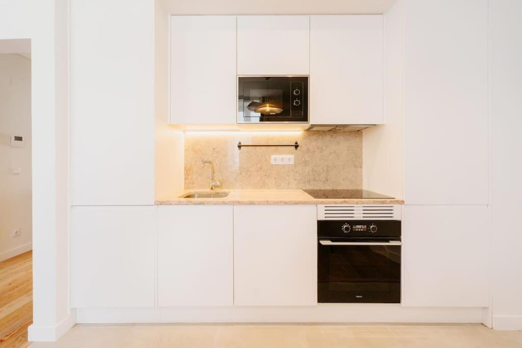 Lisbon Orange House - Beautiful Two-Bedroom Apartment 1D Bagian luar foto