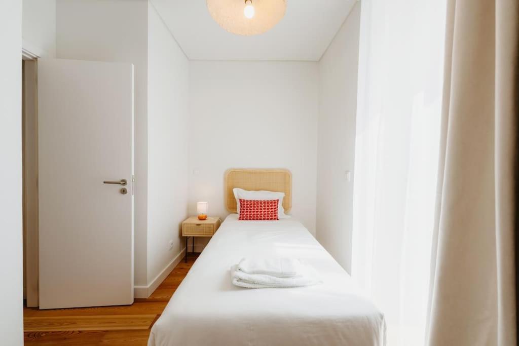 Lisbon Orange House - Beautiful Two-Bedroom Apartment 1D Bagian luar foto