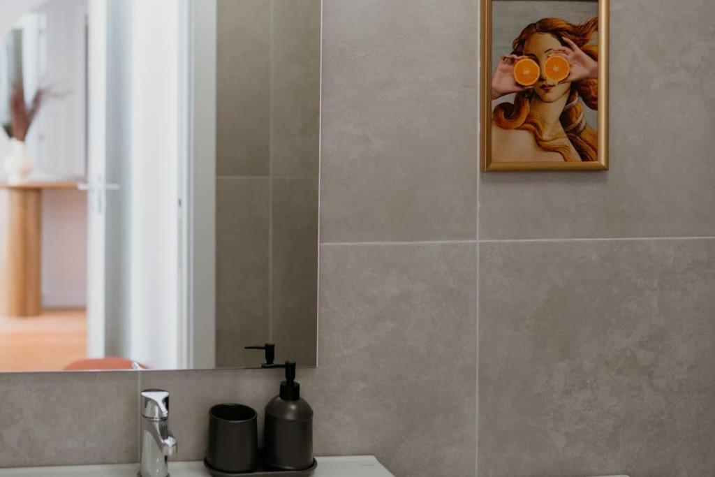 Lisbon Orange House - Beautiful Two-Bedroom Apartment 1D Bagian luar foto
