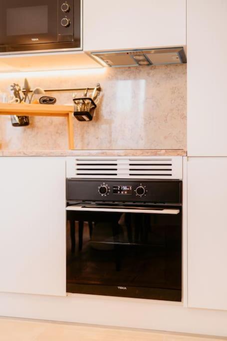 Lisbon Orange House - Beautiful Two-Bedroom Apartment 1D Bagian luar foto
