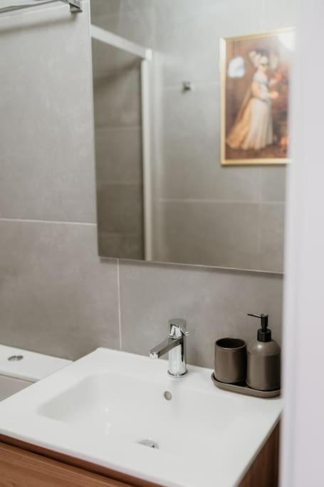 Lisbon Orange House - Beautiful Two-Bedroom Apartment 1D Bagian luar foto